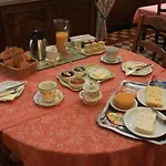 Chateau De Bed & Breakfast Vouilly