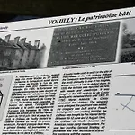 Chateau De Bed & Breakfast Vouilly