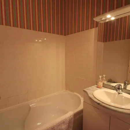 Bed and breakfast Chateau De 3*