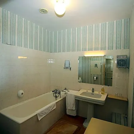 فندق مبيت وإفطار Chateau De 3*